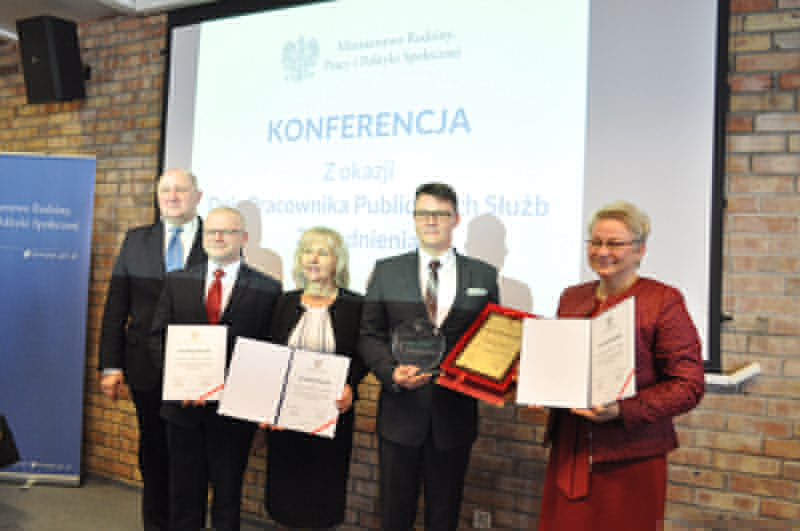 Osoby, które otrzymały wyróżnienia podczas Dnia Pracownika Służb Publicznych