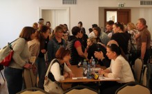 Zdjęcie artykułu W dniu 10 maja 2022r. w Cieszyńskim Ośrodku Kultury „COK” w Cieszynie odbyło się spotkanie informacyjne połączone z giełdą pracy, skierowane do obywateli Ukrainy przebywających na terenie powiatu cieszyńskiego